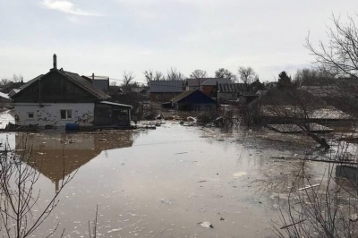 Власти сообщили о подтоплении более 2,5 тысячи домов в Оренбургской области. Объявлена срочная эвакуация трех поселков